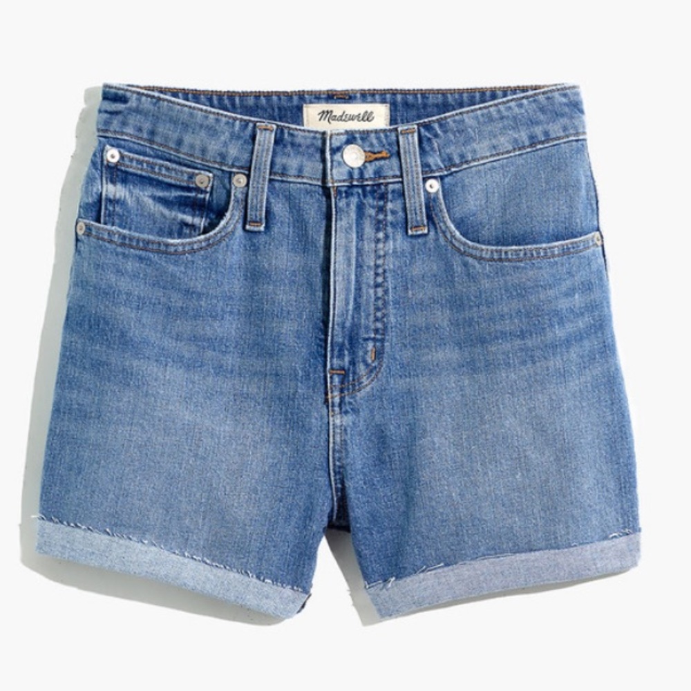 NWT Curvy High-Rise Denim Shorts in Wyndale Wash